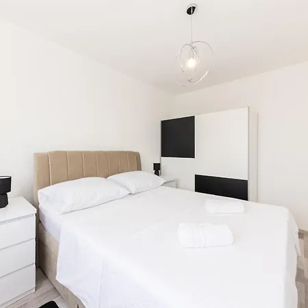 Gabriel Apartment *